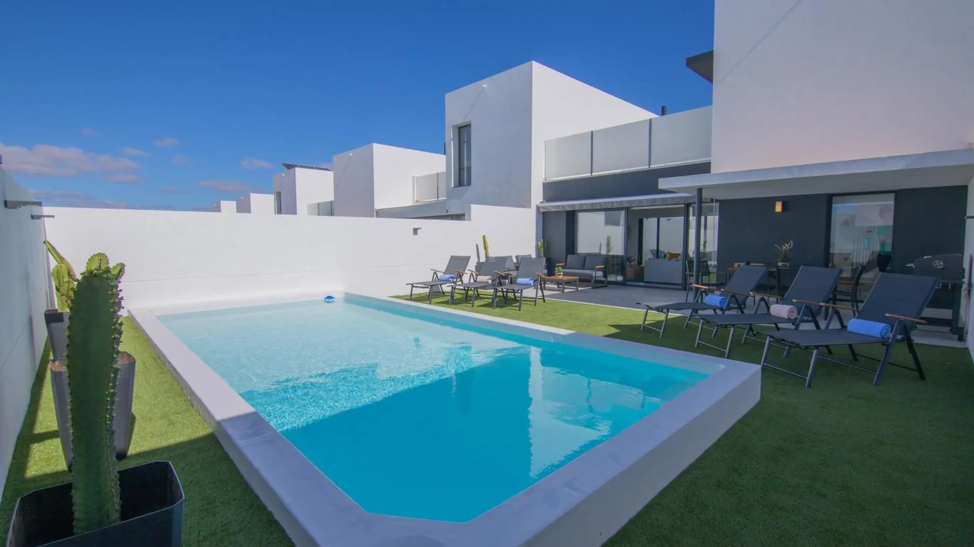Villa La Costa Private Pool La Oliva By Holidays Home Villaverde